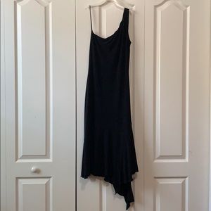 BLACK ONE SHOULDER DRESS